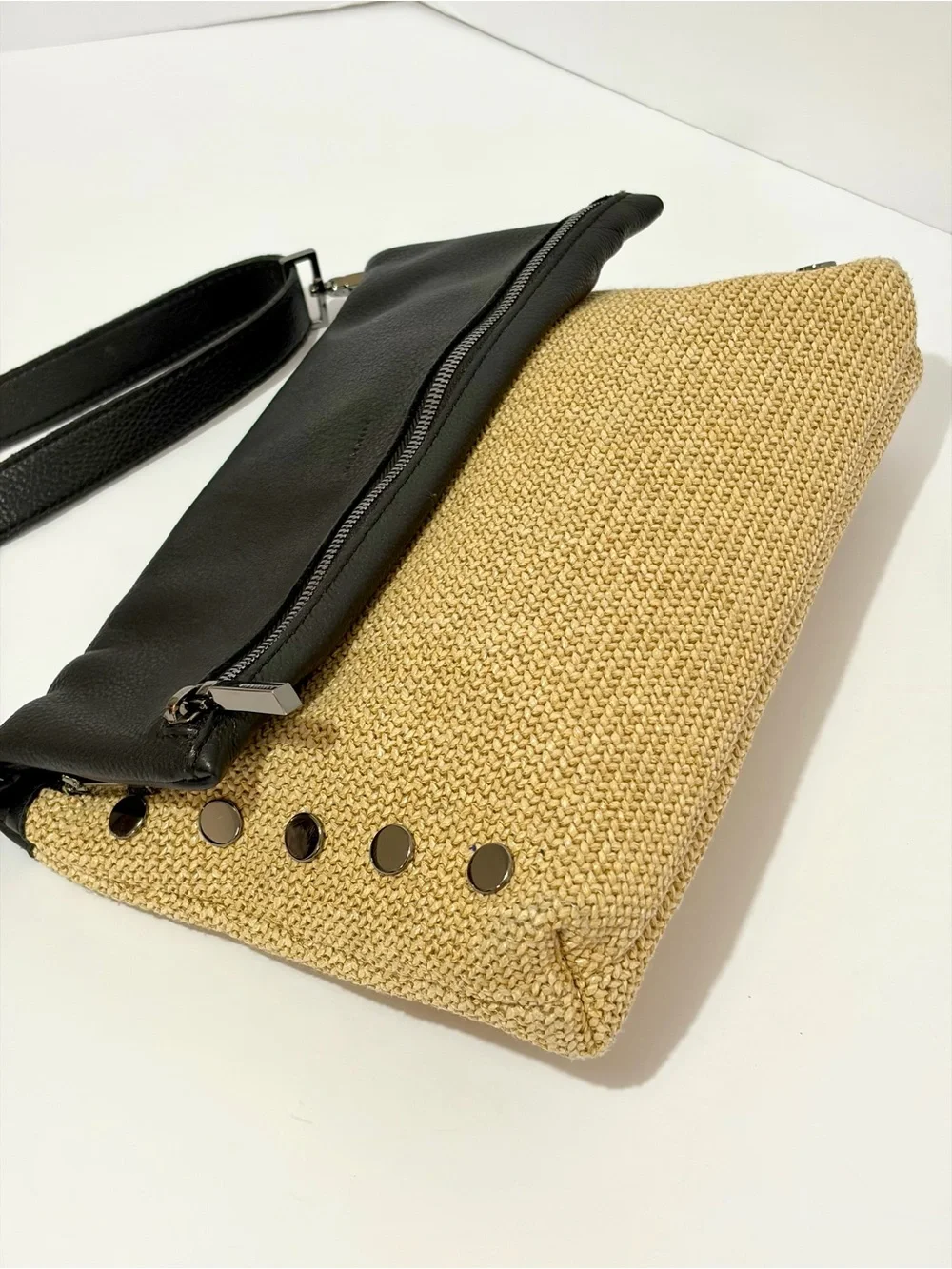 HAMMITT VIP Large Crossbody Bag In Black Leather And Chaparral Raffia/Gunmetal